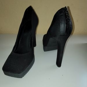 woman DKNY heel